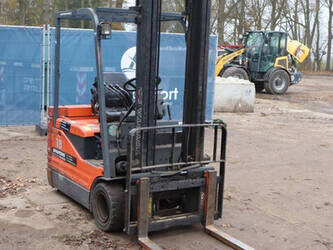 2000-toyota-5fbe18-1411339-45188282