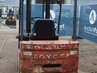 2000-toyota-5fbe18-1411339-45188292