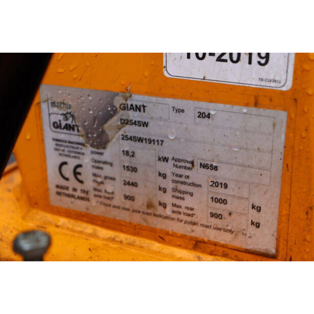 2019 جاينت D254SW-45188334