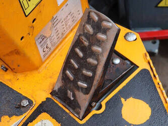 2019-giant-d254sw-1411340-45188342