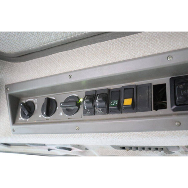 2003 فندت 820 VARIO TMS-45188929