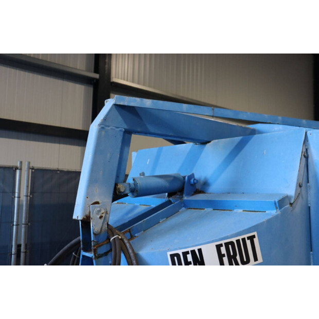 2014 MARK R301-45190071