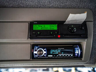 2013-iveco-eurocargo-120e22-1411450-45191383