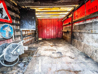 2011-iveco-eurocargo-120e22-1411451-45191408