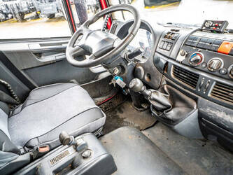 2011-iveco-eurocargo-120e22-1411451-45191420