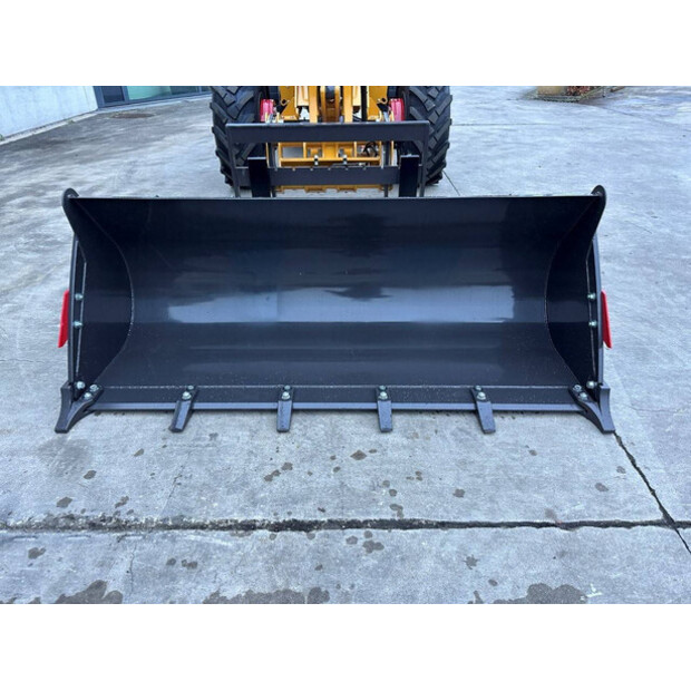 2025 Wolf WL825T-45192333