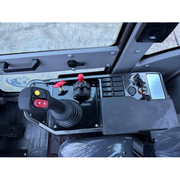 2025 Wolf WL816T-45192412