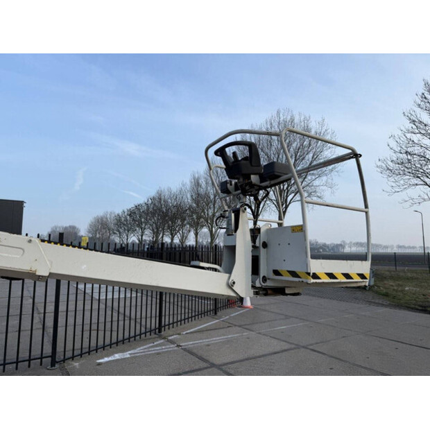 2019 جيه ال جي Toucan 12E-45193627