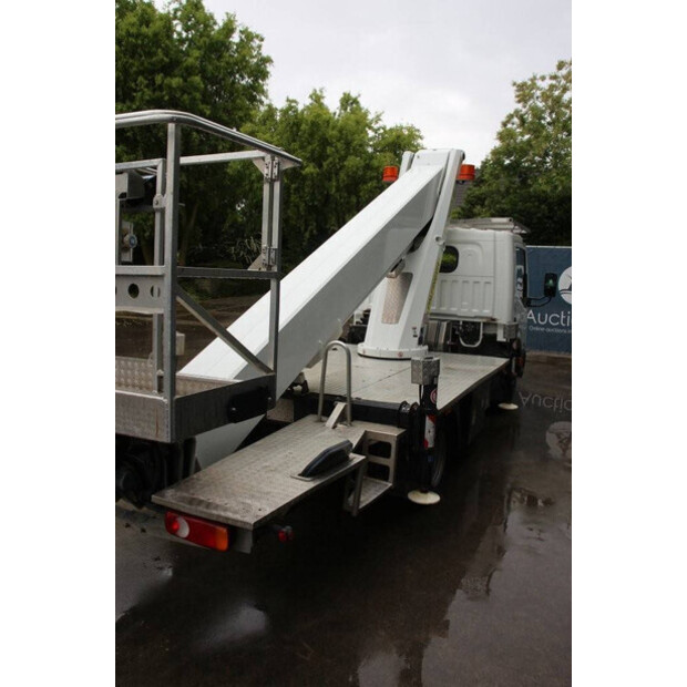 2013 نيسان Cabstar-45193703