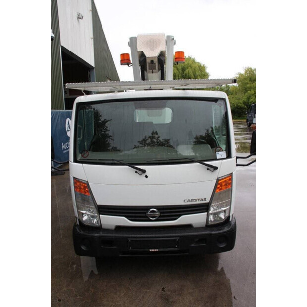 2013 نيسان Cabstar-45193705