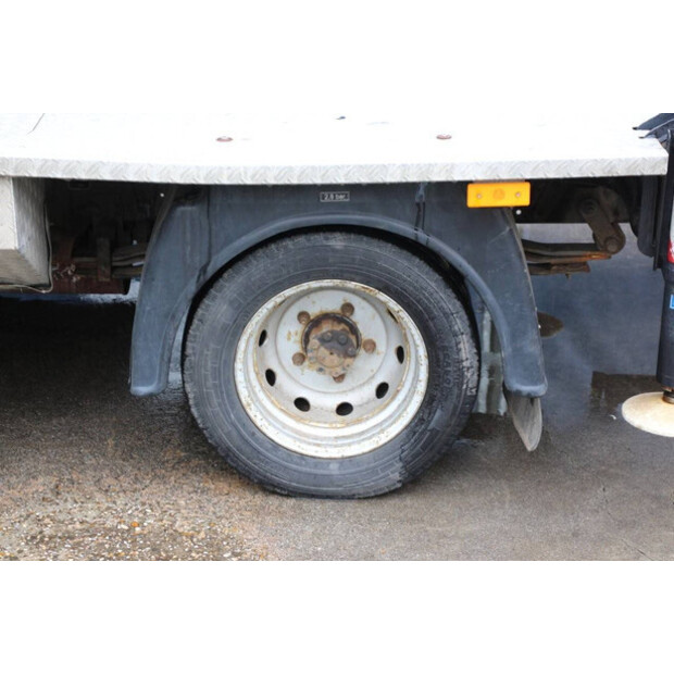 2013 نيسان Cabstar-45193711