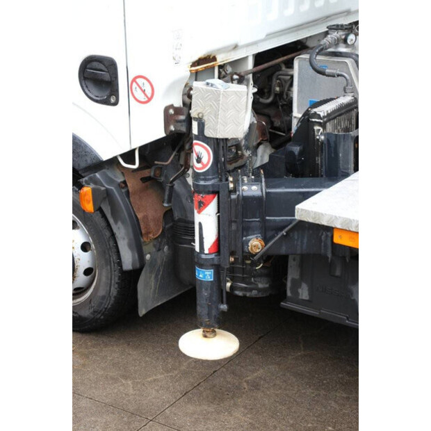 2013 نيسان Cabstar-45193712