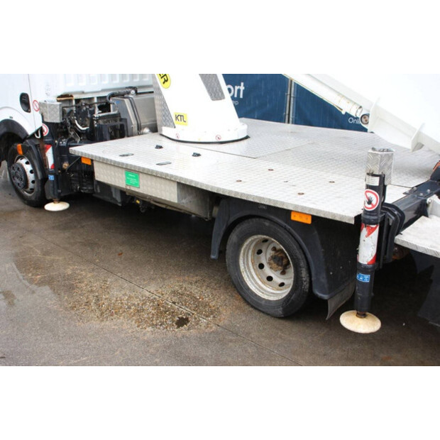 2013 نيسان Cabstar-45193713