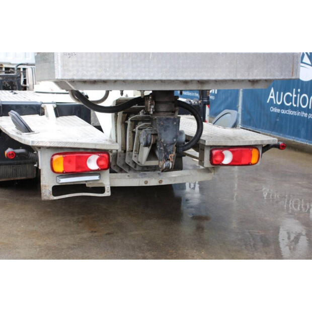 2013 نيسان Cabstar-45193714