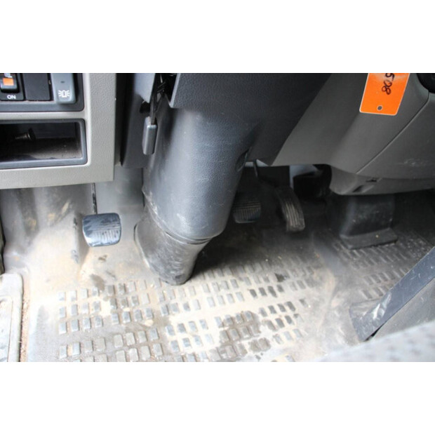 2013 نيسان Cabstar-45193726