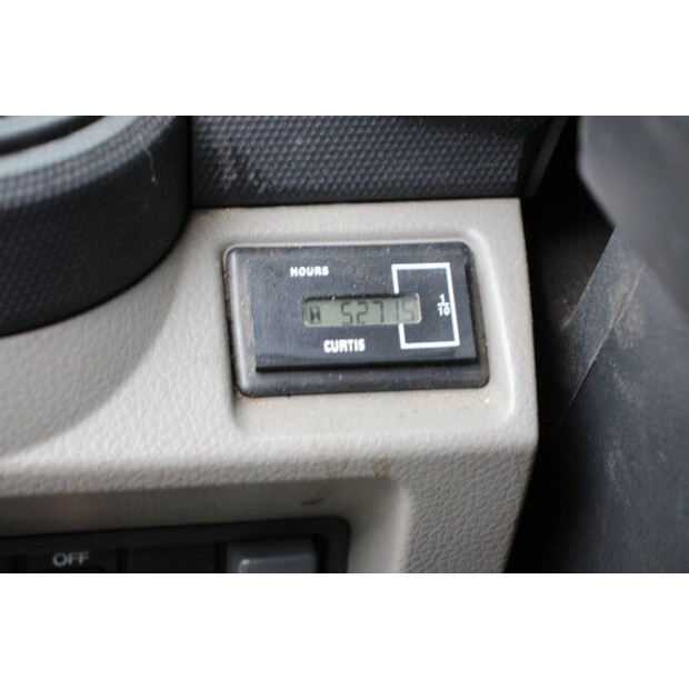 2013 نيسان Cabstar-45193741