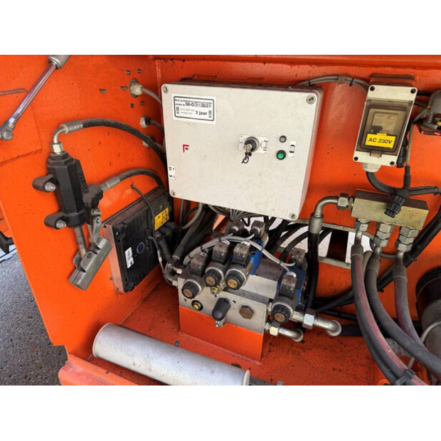 2010 هولاند ليفت Monostar Q135EL24-45193839