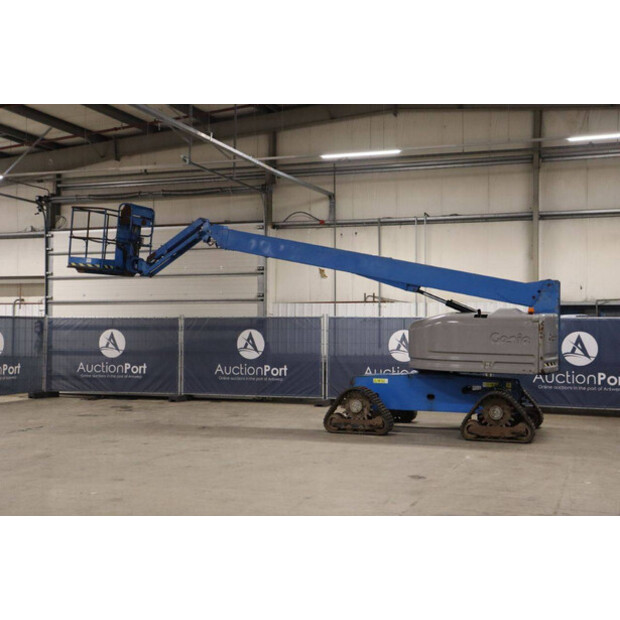 2014 جيني S-45-45193942