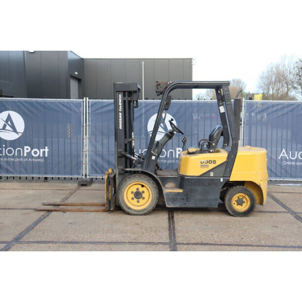 2006 Doosan D30S-3-45194161