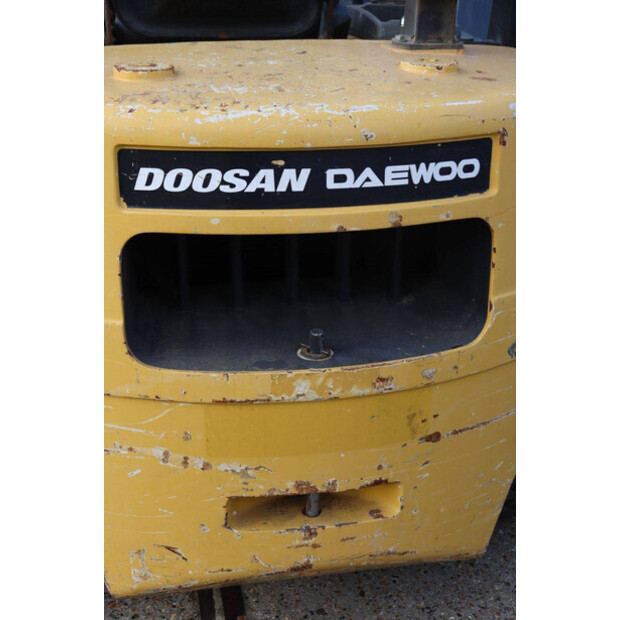 2006 Doosan D30S-3-45194177