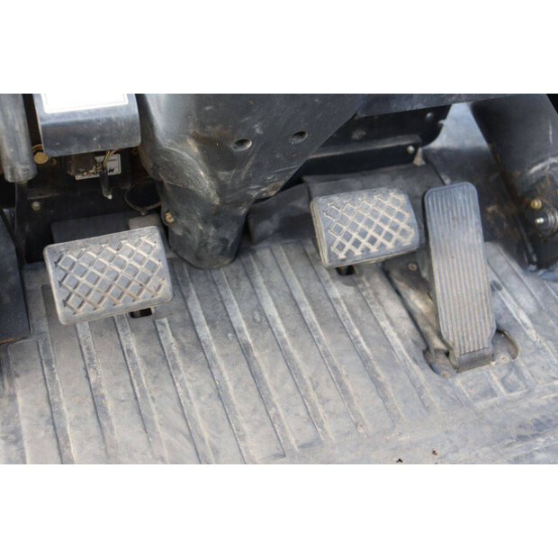 2006 Doosan D30S-3-45194182