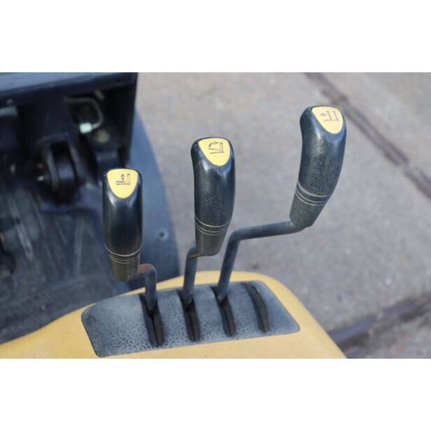 2006 Doosan D30S-3-45194184