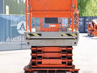 2010-jlg-3246es-1411533-45194451