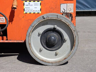 2010-jlg-3246es-1411533-45194454