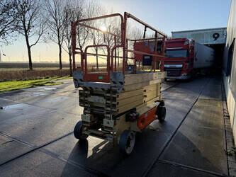 2013-jlg-3246es-1411534-45194469