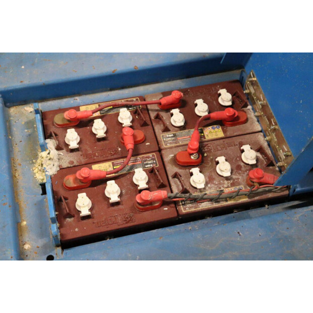 2016 جيني GRC-12-45194875