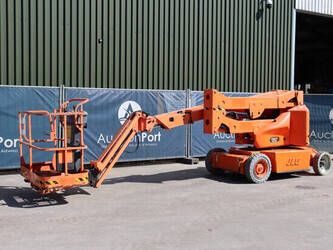 2011-jlg-e400ajpn-1411558-45195169