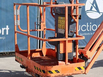 2011-jlg-e400ajpn-1411558-45195170