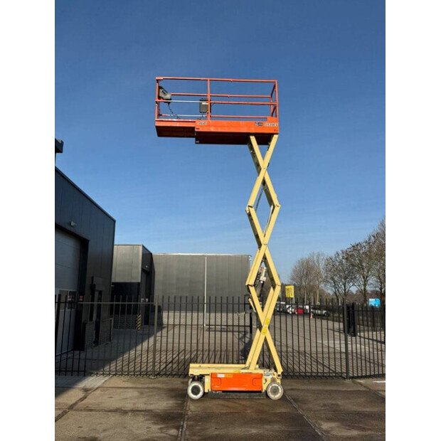 2014 جيه ال جي 1930ES-45195307