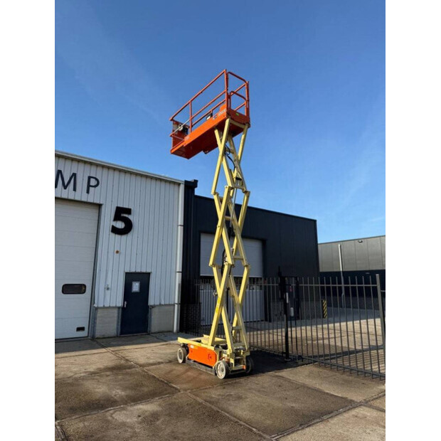 2014 جيه ال جي 1930ES-45195308