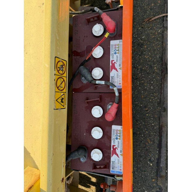 2014 جيه ال جي 1930ES-45195309