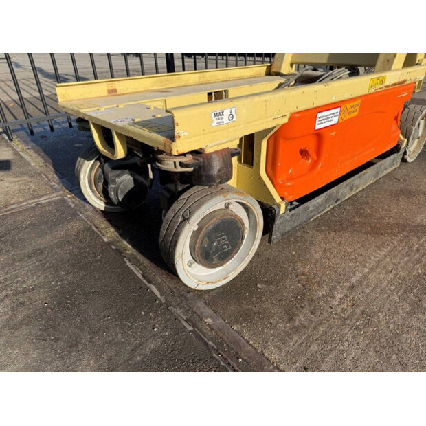 2014 جيه ال جي 1930ES-45195311