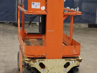 2013-jlg-1230es-1411568-45195501