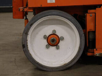 2011-skyjack-sjiii-4626-1411572-45195628