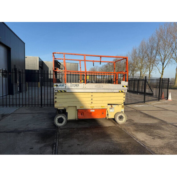 2013 جيه ال جي 3246ES-45195648