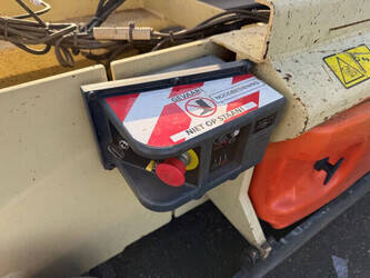 2013-jlg-3246es-1411573-45195666