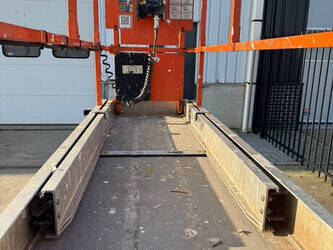 2014-jlg-2030es-1411574-45195676