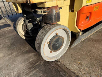 2014-jlg-2030es-1411574-45195683