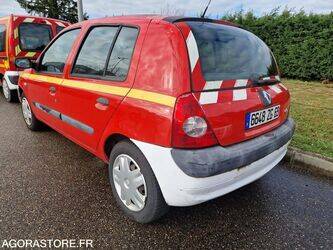 2003-renault-clio-1411650-45209122