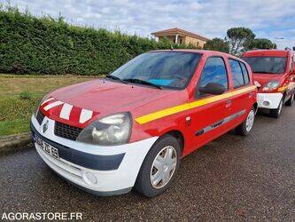 2003-renault-clio-1411650-45209126