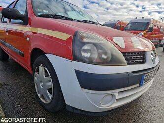 2003-renault-clio-1411650-45209128