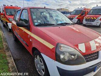 2003-renault-clio-1411650-45209129