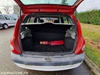 2003-renault-clio-1411650-45209137