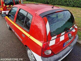 2003-renault-clio-1411650-45209139