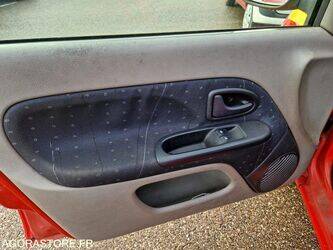 2003-renault-clio-1411650-45209141