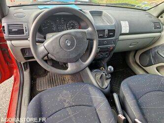 2003-renault-clio-1411650-45209142